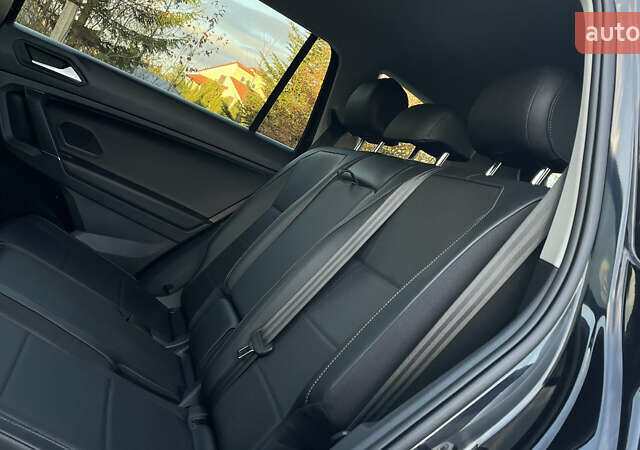 Черный Фольксваген Тигуан, объемом двигателя 2 л и пробегом 170 тыс. км за 18799 $, фото 67 на Automoto.ua