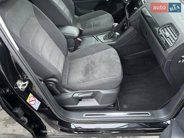 Черный Фольксваген Тигуан, объемом двигателя 2 л и пробегом 227 тыс. км за 24100 $, фото 24 на Automoto.ua