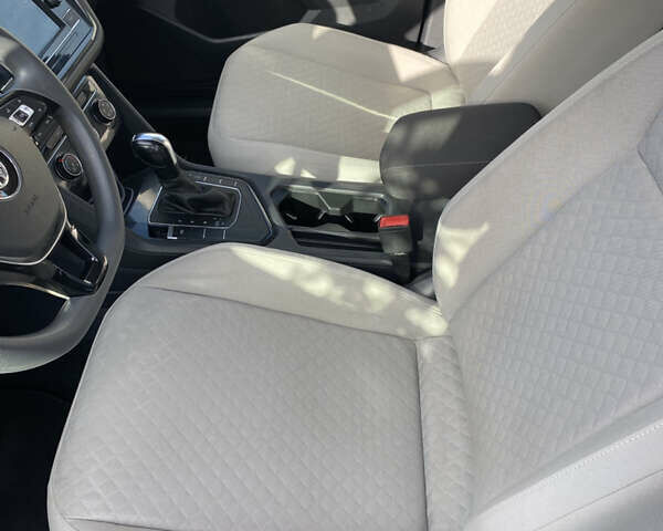 Черный Фольксваген Тигуан, объемом двигателя 2 л и пробегом 153 тыс. км за 17200 $, фото 5 на Automoto.ua