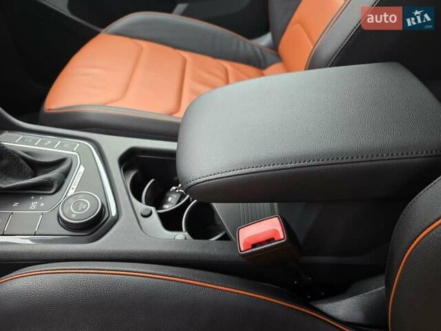 Черный Фольксваген Тигуан, объемом двигателя 2 л и пробегом 199 тыс. км за 31000 $, фото 87 на Automoto.ua