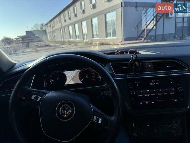 Черный Фольксваген Тигуан, объемом двигателя 2 л и пробегом 160 тыс. км за 21000 $, фото 17 на Automoto.ua
