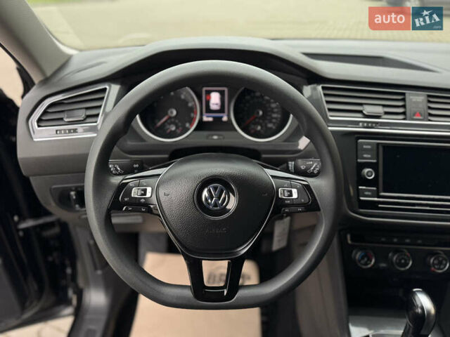 Черный Фольксваген Тигуан, объемом двигателя 2 л и пробегом 232 тыс. км за 14300 $, фото 20 на Automoto.ua