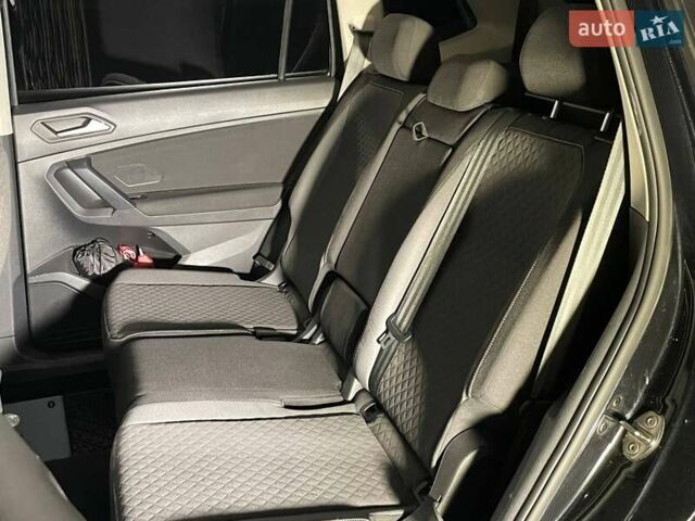 Черный Фольксваген Тигуан, объемом двигателя 2 л и пробегом 107 тыс. км за 19900 $, фото 10 на Automoto.ua