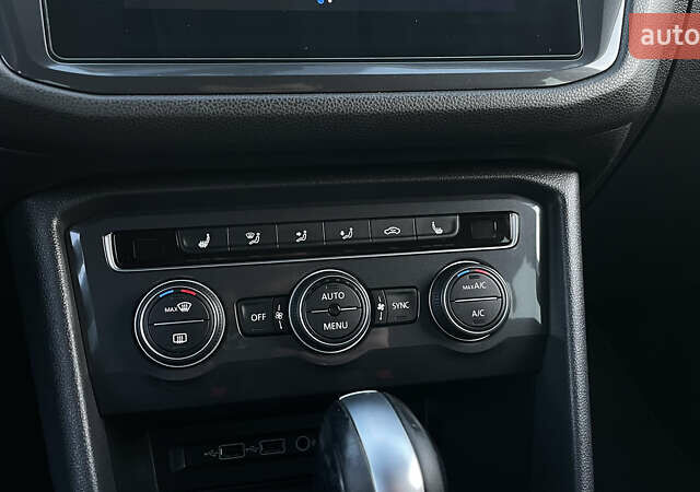 Черный Фольксваген Тигуан, объемом двигателя 2 л и пробегом 170 тыс. км за 18799 $, фото 89 на Automoto.ua