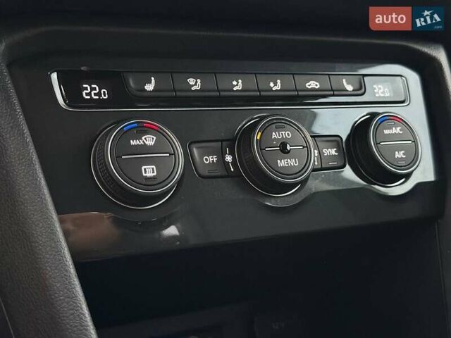 Черный Фольксваген Тигуан, объемом двигателя 2 л и пробегом 81 тыс. км за 19990 $, фото 28 на Automoto.ua