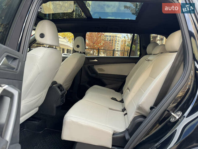 Черный Фольксваген Тигуан, объемом двигателя 2 л и пробегом 93 тыс. км за 23000 $, фото 4 на Automoto.ua