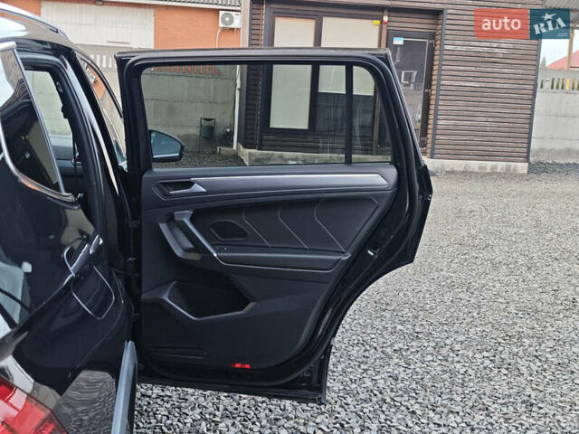 Черный Фольксваген Тигуан, объемом двигателя 2 л и пробегом 177 тыс. км за 32999 $, фото 64 на Automoto.ua