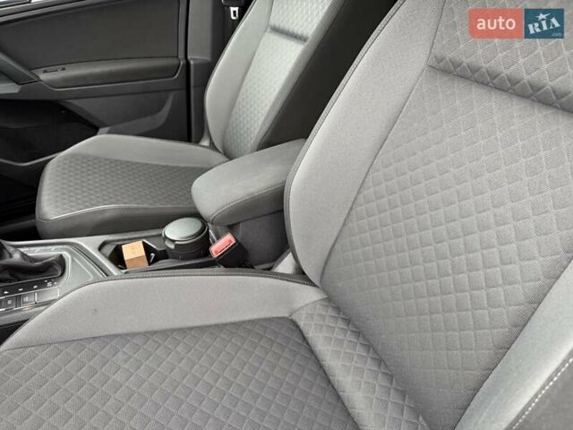 Чорний Фольксваген Тігуан, об'ємом двигуна 2 л та пробігом 228 тис. км за 26900 $, фото 32 на Automoto.ua