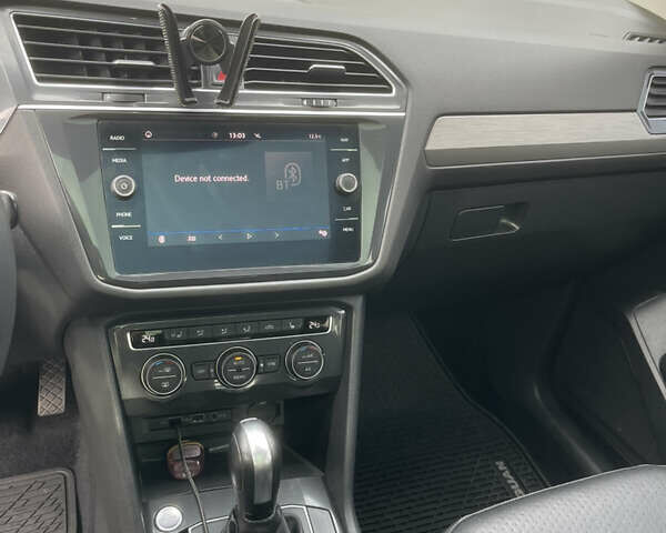 Черный Фольксваген Тигуан, объемом двигателя 1.98 л и пробегом 96 тыс. км за 25900 $, фото 9 на Automoto.ua