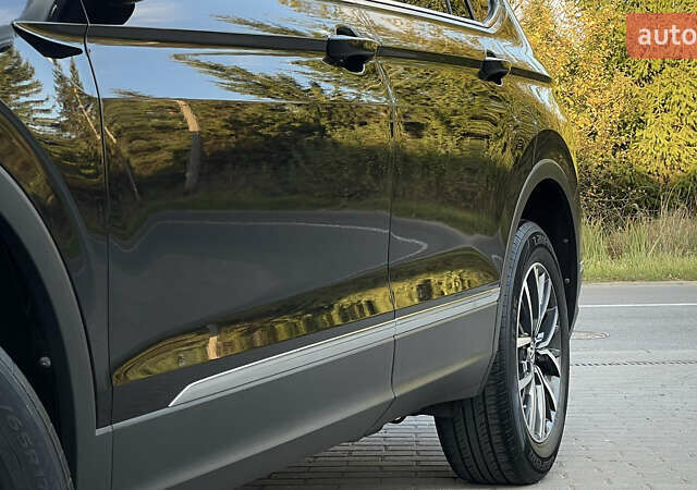 Черный Фольксваген Тигуан, объемом двигателя 2 л и пробегом 170 тыс. км за 18799 $, фото 8 на Automoto.ua