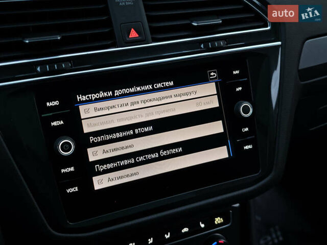 Черный Фольксваген Тигуан, объемом двигателя 2 л и пробегом 177 тыс. км за 32999 $, фото 49 на Automoto.ua