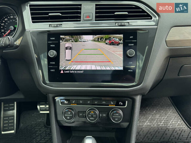 Черный Фольксваген Тигуан, объемом двигателя 2 л и пробегом 93 тыс. км за 23000 $, фото 27 на Automoto.ua