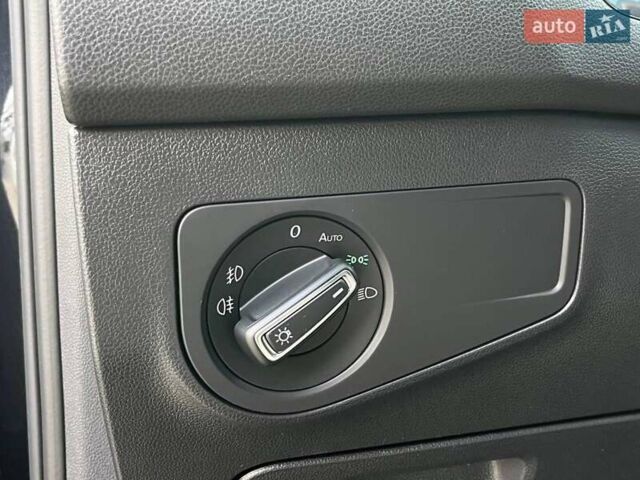 Черный Фольксваген Тигуан, объемом двигателя 2 л и пробегом 53 тыс. км за 24590 $, фото 19 на Automoto.ua