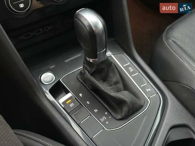 Черный Фольксваген Тигуан, объемом двигателя 2 л и пробегом 81 тыс. км за 19990 $, фото 30 на Automoto.ua