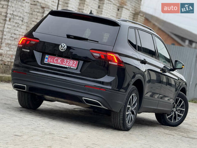 Черный Фольксваген Тигуан, объемом двигателя 1.98 л и пробегом 70 тыс. км за 17400 $, фото 22 на Automoto.ua