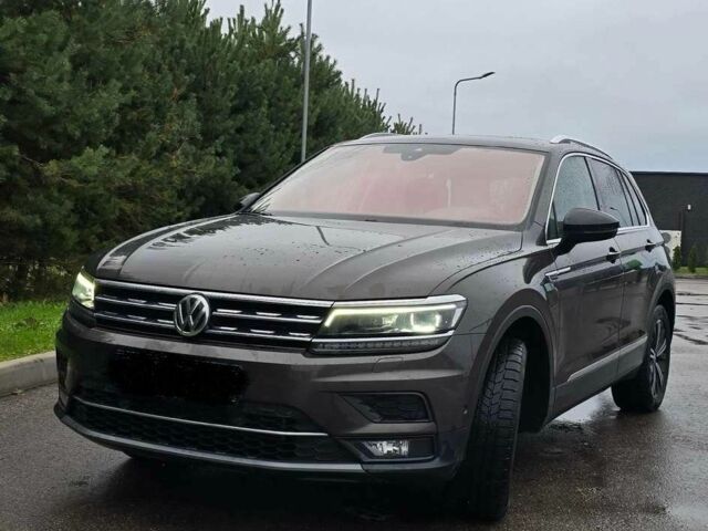 Чорний Фольксваген Тігуан, об'ємом двигуна 0 л та пробігом 82 тис. км за 13600 $, фото 1 на Automoto.ua