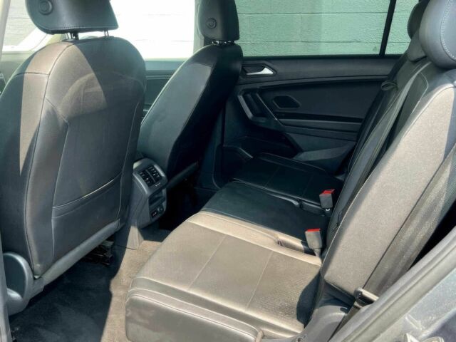 Черный Фольксваген Тигуан, объемом двигателя 2 л и пробегом 41 тыс. км за 4950 $, фото 10 на Automoto.ua