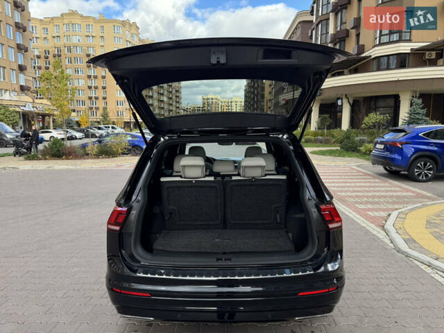 Черный Фольксваген Тигуан, объемом двигателя 2 л и пробегом 93 тыс. км за 23000 $, фото 20 на Automoto.ua