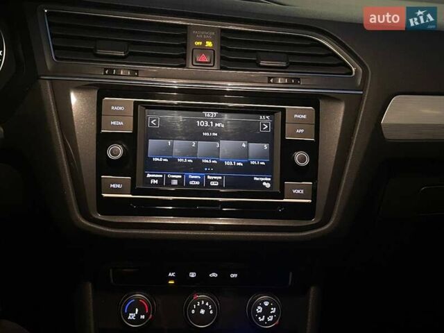 Черный Фольксваген Тигуан, объемом двигателя 2 л и пробегом 107 тыс. км за 19900 $, фото 20 на Automoto.ua