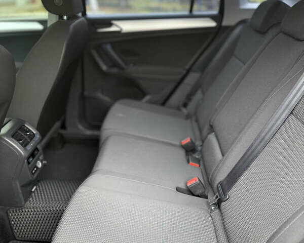 Черный Фольксваген Тигуан, объемом двигателя 1.97 л и пробегом 61 тыс. км за 26999 $, фото 7 на Automoto.ua