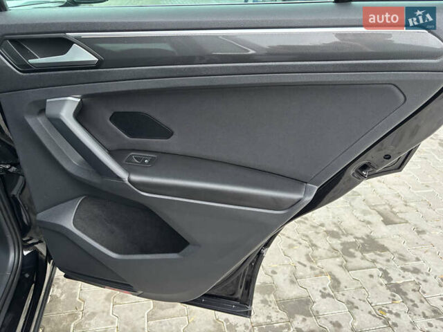 Черный Фольксваген Тигуан, объемом двигателя 2 л и пробегом 227 тыс. км за 24100 $, фото 17 на Automoto.ua