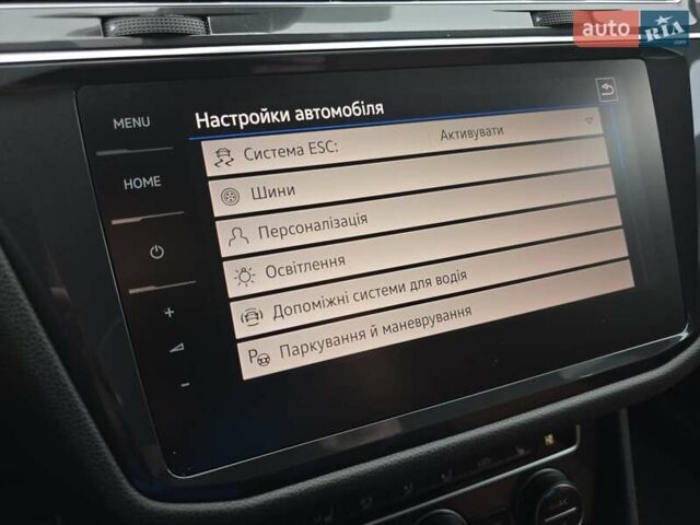Черный Фольксваген Тигуан, объемом двигателя 2 л и пробегом 199 тыс. км за 31000 $, фото 69 на Automoto.ua