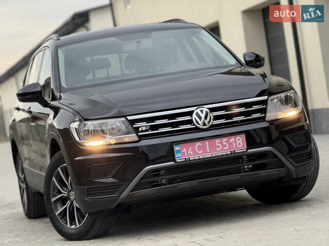Черный Фольксваген Тигуан, объемом двигателя 1.98 л и пробегом 70 тыс. км за 17900 $, фото 3 на Automoto.ua