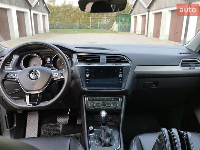 Черный Фольксваген Тигуан, объемом двигателя 2 л и пробегом 96 тыс. км за 16300 $, фото 4 на Automoto.ua
