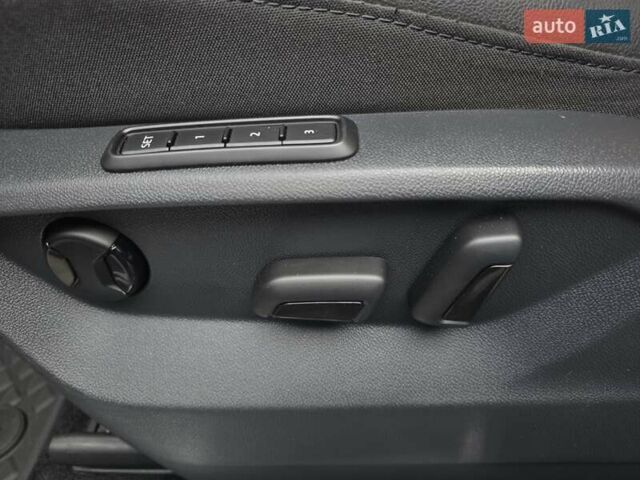 Черный Фольксваген Тигуан, объемом двигателя 2 л и пробегом 199 тыс. км за 31000 $, фото 100 на Automoto.ua