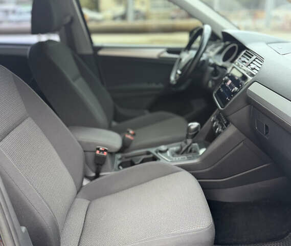 Черный Фольксваген Тигуан, объемом двигателя 1.97 л и пробегом 61 тыс. км за 26999 $, фото 9 на Automoto.ua