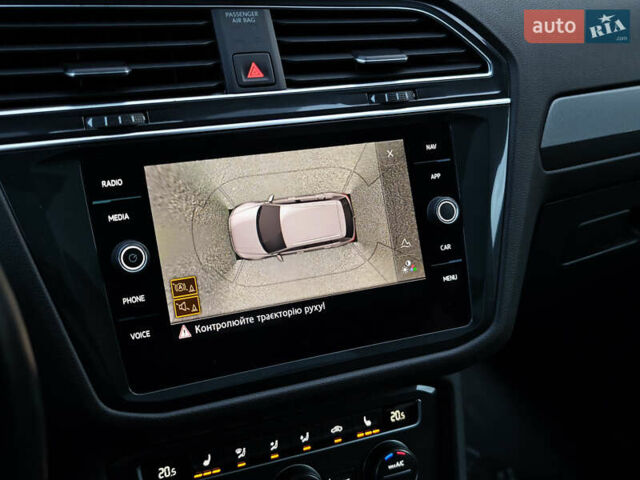 Черный Фольксваген Тигуан, объемом двигателя 2 л и пробегом 177 тыс. км за 32999 $, фото 35 на Automoto.ua