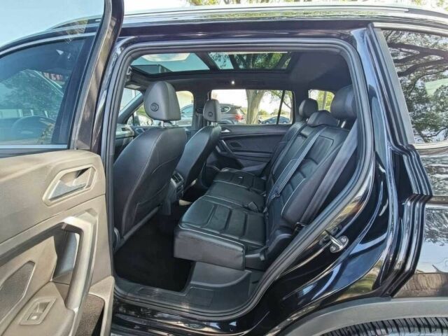 Черный Фольксваген Тигуан, объемом двигателя 2 л и пробегом 30 тыс. км за 19200 $, фото 10 на Automoto.ua