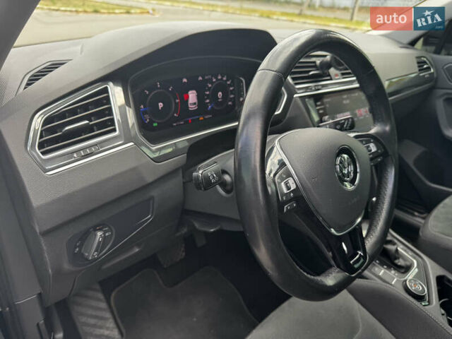 Чорний Фольксваген Тігуан, об'ємом двигуна 1.97 л та пробігом 115 тис. км за 31000 $, фото 10 на Automoto.ua