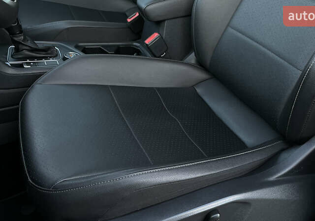 Черный Фольксваген Тигуан, объемом двигателя 2 л и пробегом 170 тыс. км за 18799 $, фото 59 на Automoto.ua