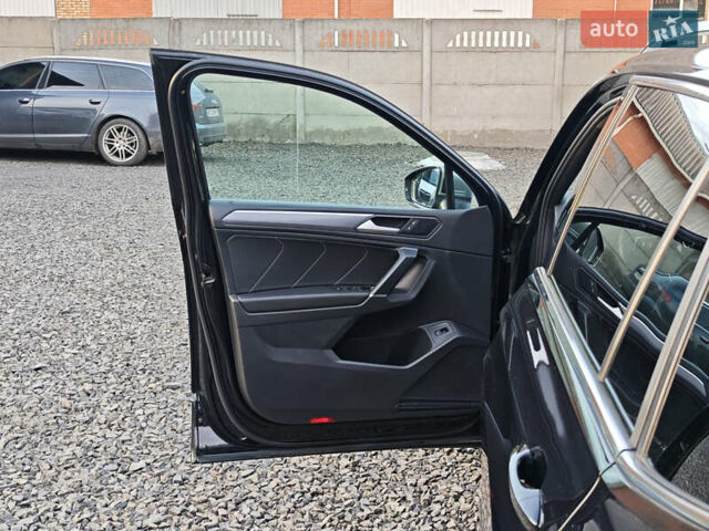 Черный Фольксваген Тигуан, объемом двигателя 2 л и пробегом 177 тыс. км за 32999 $, фото 20 на Automoto.ua