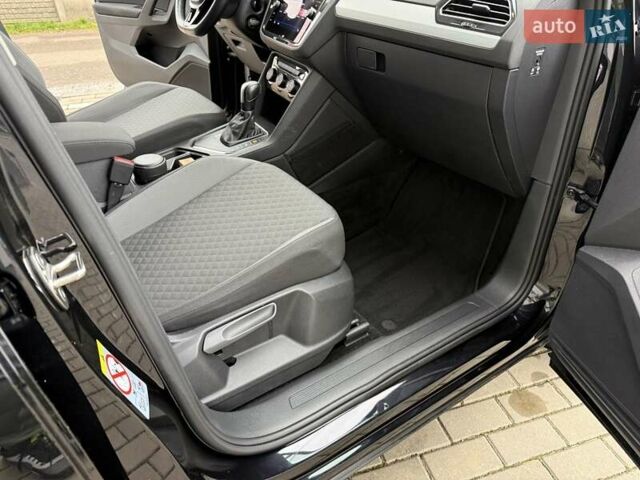 Чорний Фольксваген Тігуан, об'ємом двигуна 2 л та пробігом 228 тис. км за 26900 $, фото 44 на Automoto.ua