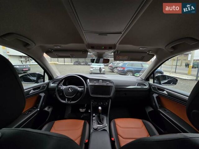 Черный Фольксваген Тигуан, объемом двигателя 2 л и пробегом 199 тыс. км за 31000 $, фото 91 на Automoto.ua