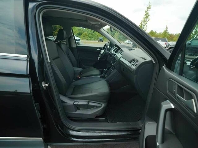 Чорний Фольксваген Тігуан, об'ємом двигуна 2 л та пробігом 47 тис. км за 9500 $, фото 6 на Automoto.ua