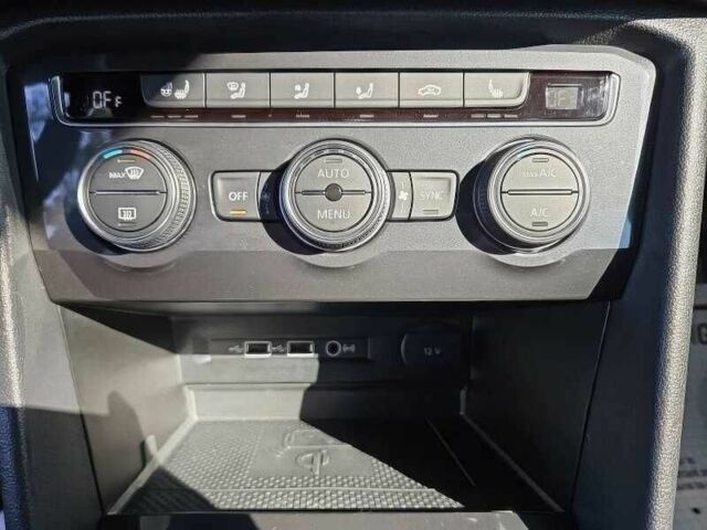 Черный Фольксваген Тигуан, объемом двигателя 2 л и пробегом 45 тыс. км за 11000 $, фото 13 на Automoto.ua