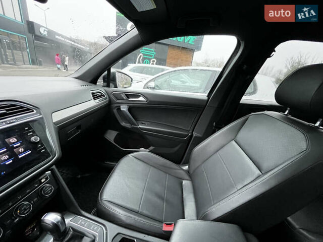 Чорний Фольксваген Тігуан, об'ємом двигуна 1.98 л та пробігом 133 тис. км за 21500 $, фото 15 на Automoto.ua