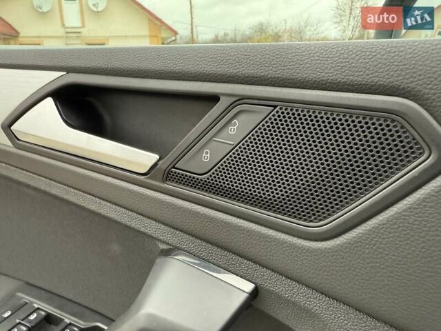 Чорний Фольксваген Тігуан, об'ємом двигуна 2 л та пробігом 228 тис. км за 26900 $, фото 34 на Automoto.ua