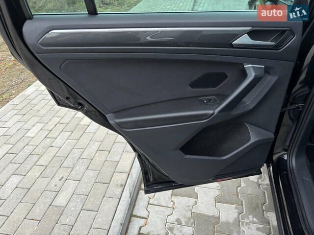 Черный Фольксваген Тигуан, объемом двигателя 2 л и пробегом 227 тыс. км за 24100 $, фото 20 на Automoto.ua