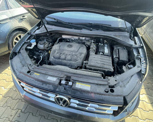 Чорний Фольксваген Тігуан, об'ємом двигуна 2 л та пробігом 79 тис. км за 11500 $, фото 9 на Automoto.ua