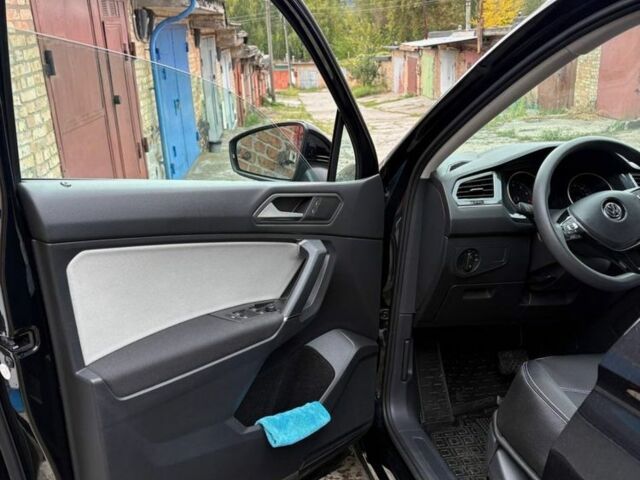 Черный Фольксваген Тигуан, объемом двигателя 2 л и пробегом 116 тыс. км за 25000 $, фото 2 на Automoto.ua