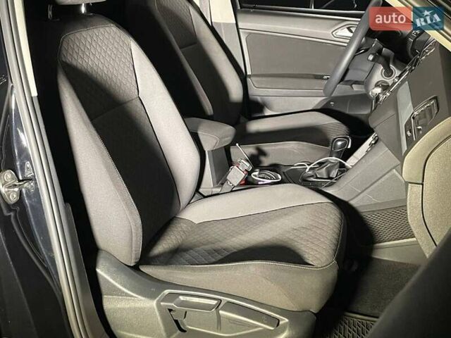 Черный Фольксваген Тигуан, объемом двигателя 2 л и пробегом 107 тыс. км за 19900 $, фото 9 на Automoto.ua