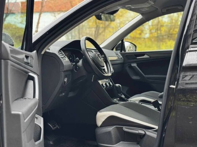 Чорний Фольксваген Тігуан, об'ємом двигуна 2 л та пробігом 134 тис. км за 22000 $, фото 9 на Automoto.ua