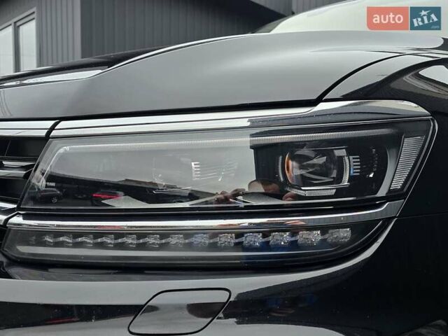 Черный Фольксваген Тигуан, объемом двигателя 2 л и пробегом 199 тыс. км за 31000 $, фото 28 на Automoto.ua