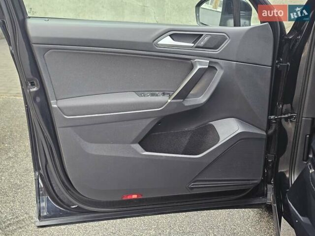 Черный Фольксваген Тигуан, объемом двигателя 2 л и пробегом 106 тыс. км за 18999 $, фото 15 на Automoto.ua