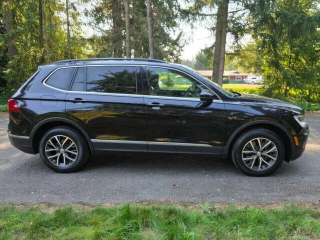 Черный Фольксваген Тигуан, объемом двигателя 2 л и пробегом 42 тыс. км за 17200 $, фото 3 на Automoto.ua