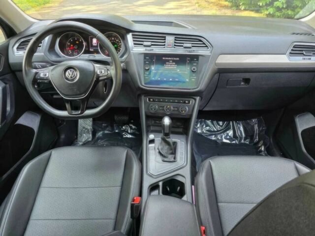 Черный Фольксваген Тигуан, объемом двигателя 2 л и пробегом 42 тыс. км за 17200 $, фото 7 на Automoto.ua